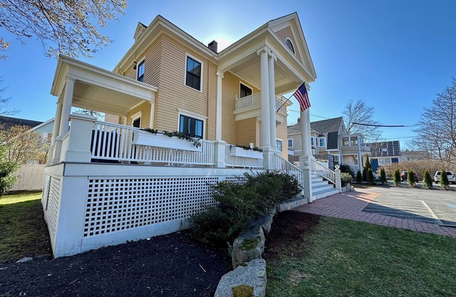 Beautifully updated short walk to the beach and 5-7 min to Portland.