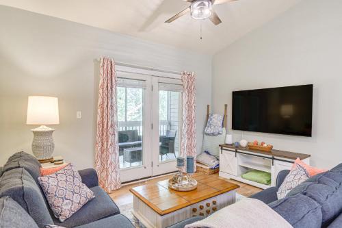 Beautifully Updated Foley Condo with Pool Access