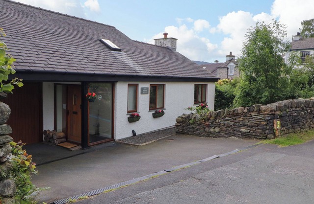 BECKS FOLD, family friendly, with open fire in Coniston