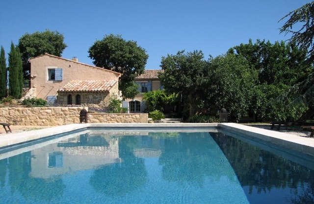 Bed and Breakfast in a charming house in the heart of the Luberon, Lavender room