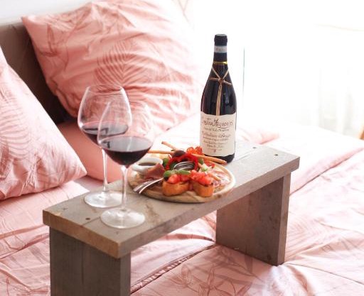 Bed and Wine Nonsolovino