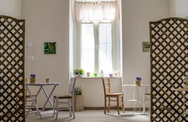 Bed & Breakfast Lady-B