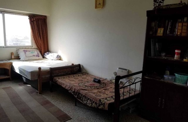 Bed spaces for 3 Executive Bachelors in Dubai, 5 Minutes drive from the airport