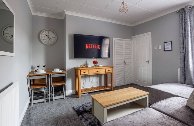 Bedlington - House - Sleeps 3 - Parking - Garden