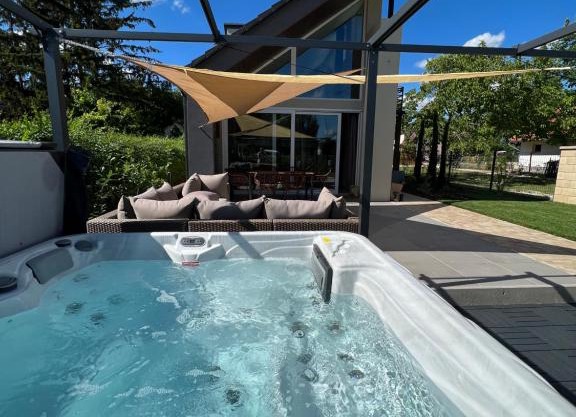 Beige Villa Balatonkenese