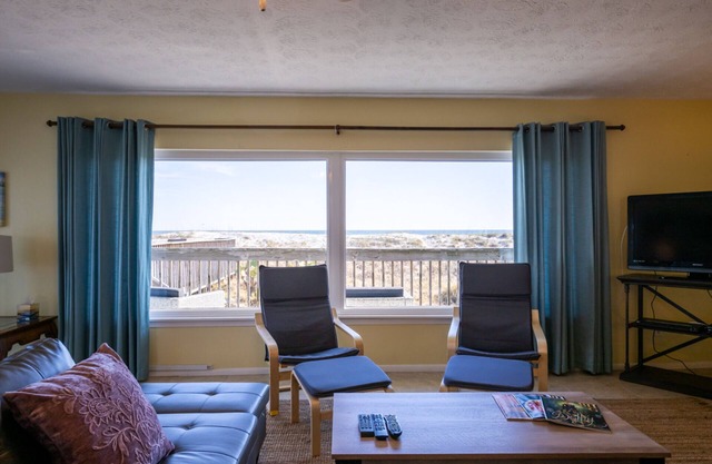 Bell`s Retreat-Home Oceanfront | 3 Bed, 2 Bath