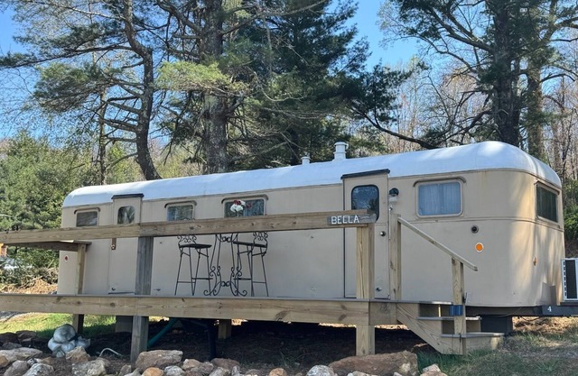 Bella - Green Acres Resort