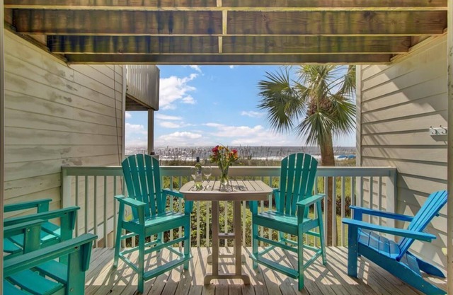 “Bella Vista” at 2 A Seagrove Villa|Fantastic Oceanfront View|New Kitchen and Bath|Terrific Deck .