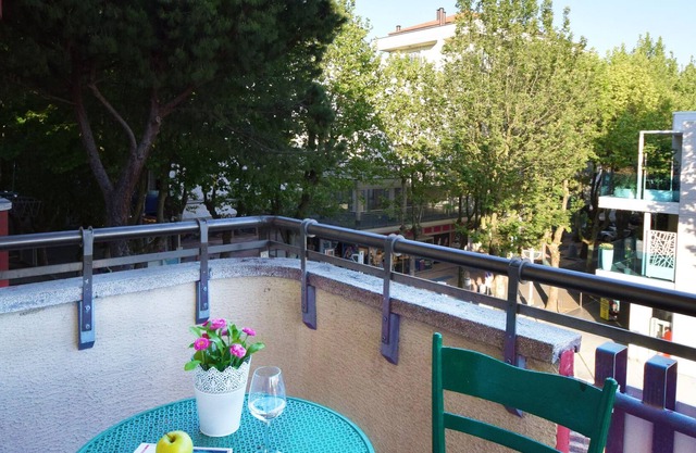 Bellaria: House on the promenade, close to the sea and from the park.