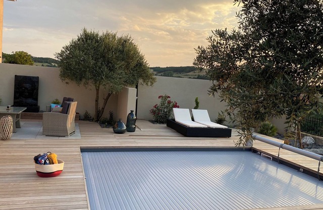 Belle Bâtisse Avec vue Panoramique et Piscine Chauffée
