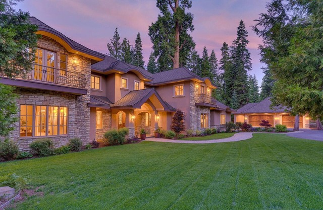 Belle Haven Lakefront - 7,200 sqft - Lake Views, Pool & Hot Tub + Guest House