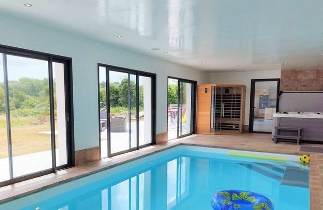 Belle Longère Avec Piscine Intérieure, Spa, Sauna à 5 min de la Plage et du Port
