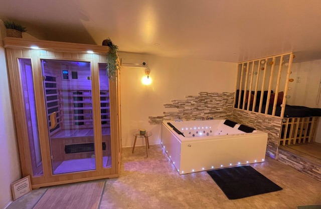 Belle Maison Avec Jacuzzi et Sauna Privatif