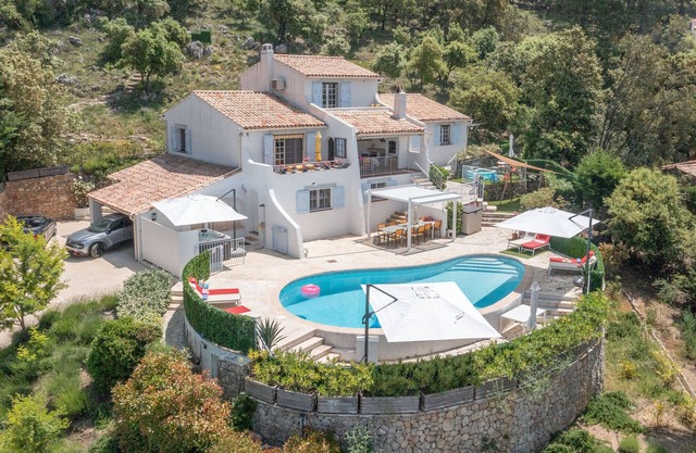 Bellevue, breathtaking, heatable pool, airconditioning in Provence
