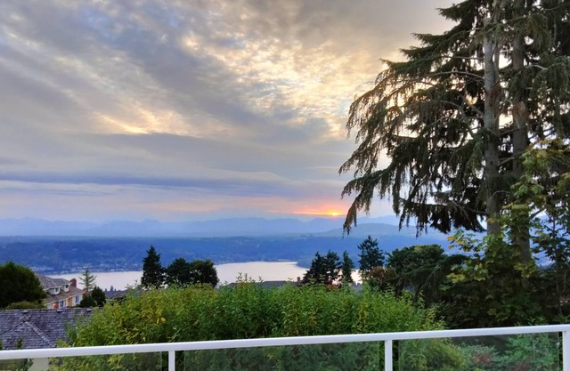 Bellevue Lakemont area SFH House with Nice Views - Low Price, Very Affordable!