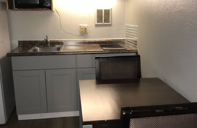 Belmont Inn And Suites