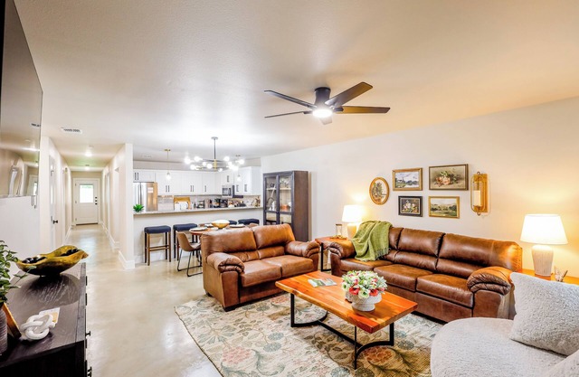 Belton 3BR Near UMHB & Expo Pets Fenced Yard