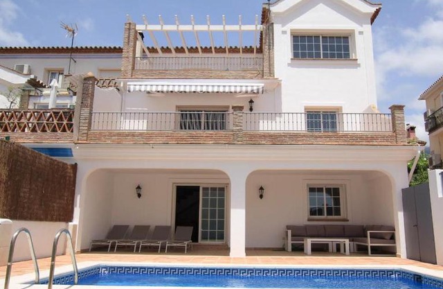 Benahavis Village House sleeps 8