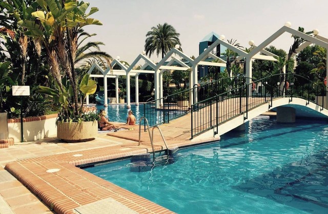 Benalbeach Apartment With Water Park