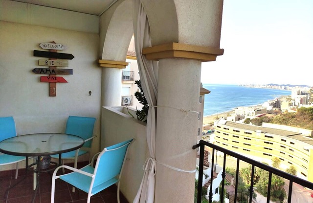 Benalmadena balcony apartment with sea views
