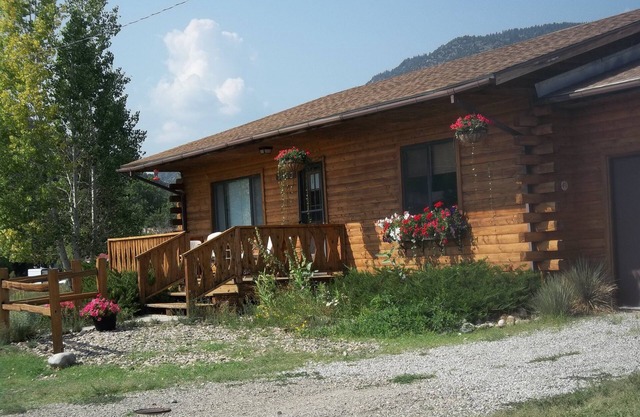Bender's Log Cabin 'Your Home Away from Home'nSTR25-087