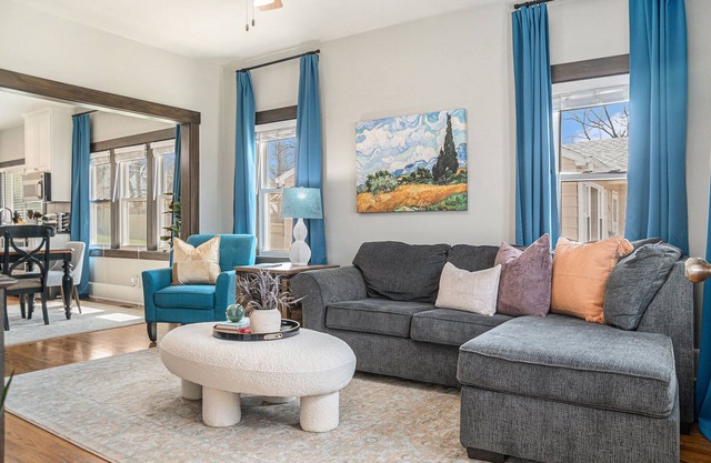 Benson's Cozy 3-BR Retreat with BBQ Grill!