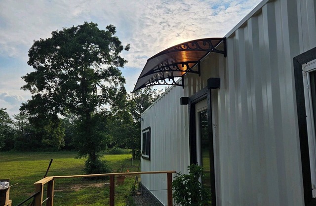 Bent Tree Tiny Cottage.n4 miles to Franklin Ranch. nBaseball/Softball Fields