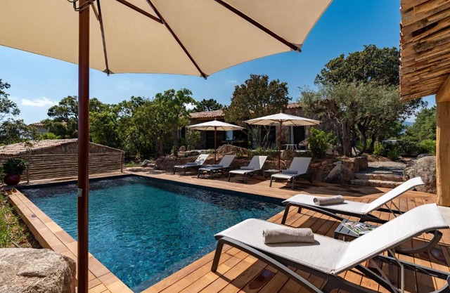 Bergerie de luxe vue mer avec piscine chauffée, spa et terrain de pétanque