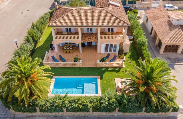 Berna house for 8 with pool in Alcudia at 900m from the beach