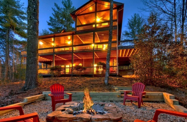 Best Blue Ridge Location: Cozy Cabin w/Hot Tub, Fire Pit & Games