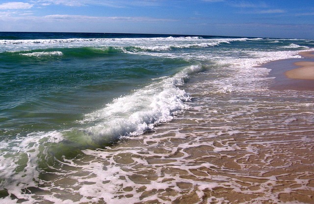 BEST DEAL IN TOWN.3 MINUTES WALK TO THE BEACH!