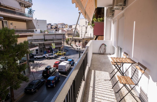 Best House Anakreontos