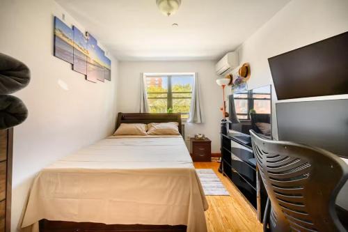 BEST Large Private Room & Private Bathroom