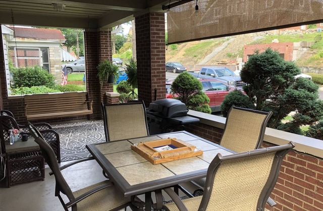 Best Location & Neighborhood (2.5 to Downtown PGH)