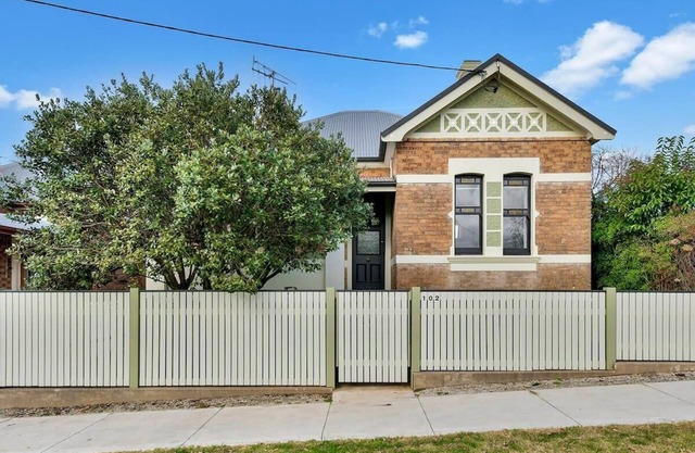 Best Nest on March - Cosy Home in CBD, Firepit