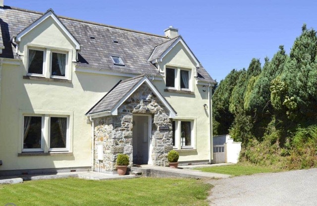 Best of Both Worlds - In the countryside, but 5 miles from the sea or the city.