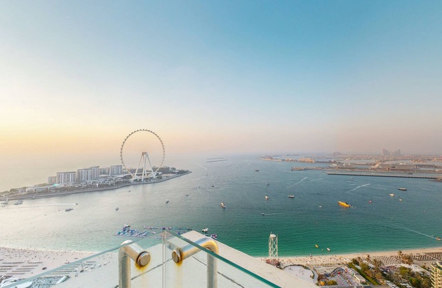 Best Penthouse in Dubai with private pool in the center of the city!
