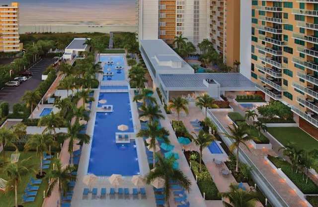 Best resort on Marco Island with full kitchen and 3 separate bedrooms