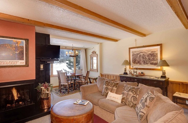 Best Value for Your Money in Ctr Vlg! Gorgeous Sky Chutes view. Free Pkg & WiFi