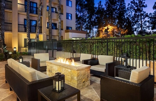 Best Value, Quality Stay! 2 Pet friendly Modern Units Near Newport Sports Museum