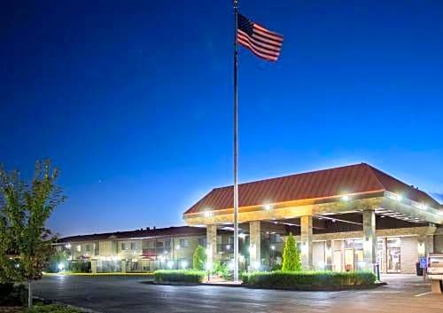 Best Western PLUS Lake Front Hotel
