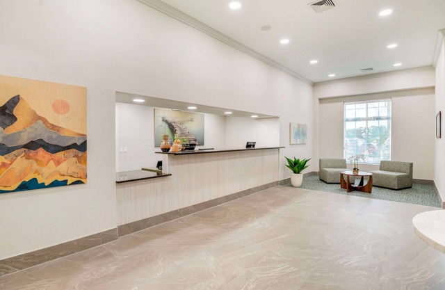 Best Western Plus Crossroads Inn & Suites