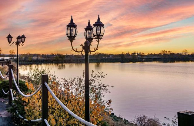 Best Western PLUS Lake Front Hotel