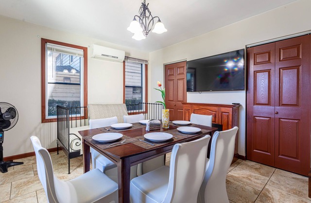 ⭐️Best XL House To Visit NYC-5BR+3Baths+Hot Tub+Parking 5 cars