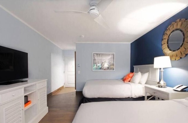Better Choice for your Vacation! 3 Pet-friendly Units, Pool, Tennis Courts