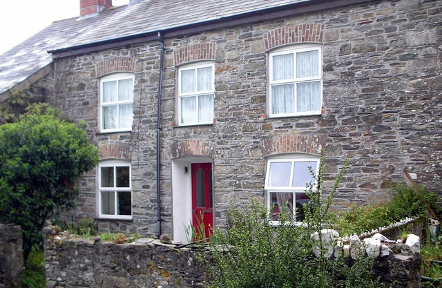 Between Sandy Beaches and Rugged Moorland, ideal for Sand Castles and Walks!