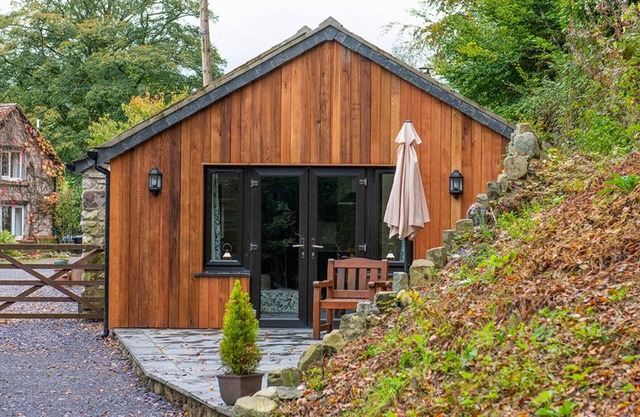 Beudy Bach - One Bedroom Cottage, Sleeps 2