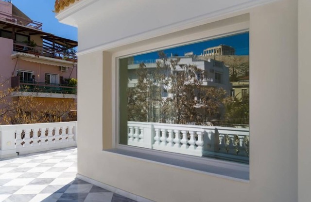 BHA036 - C - Suite Athens