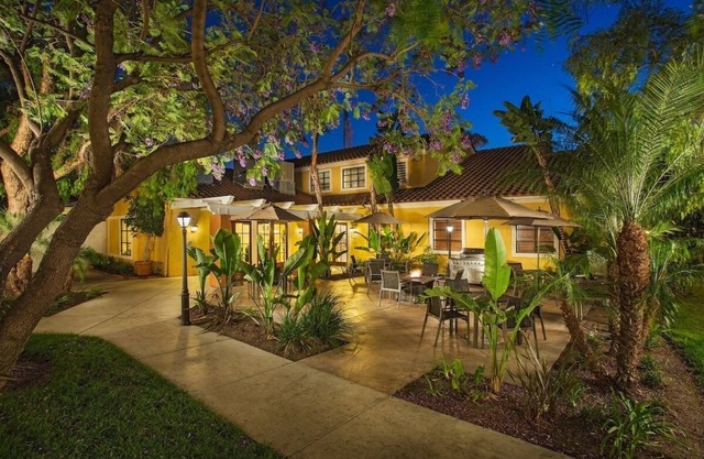 Bi-Level Loft, Clementine Hotel & Suites, Full Kitchen, Near Disney - 2 Units