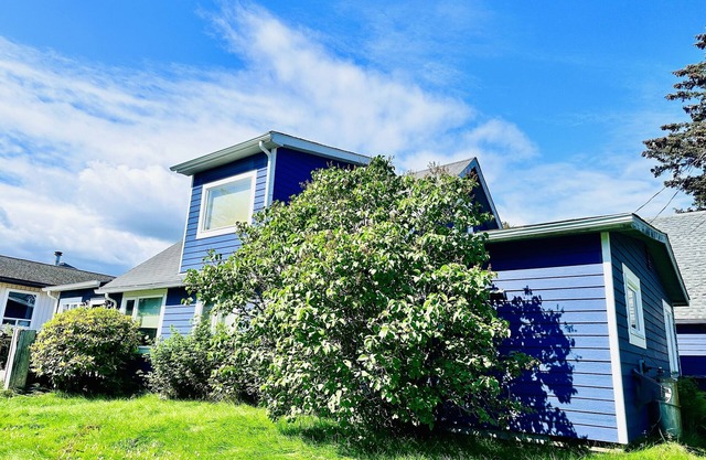 Big Bear: Spacious 4-Bedroom Near the Ocean